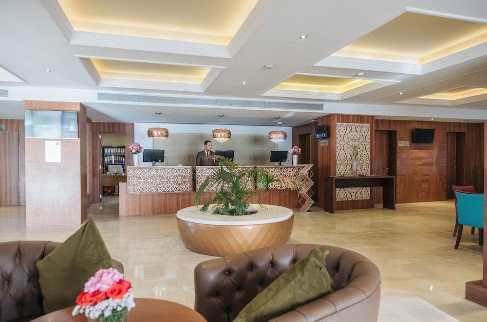 Az Hotels Зеларда Екстериор снимка