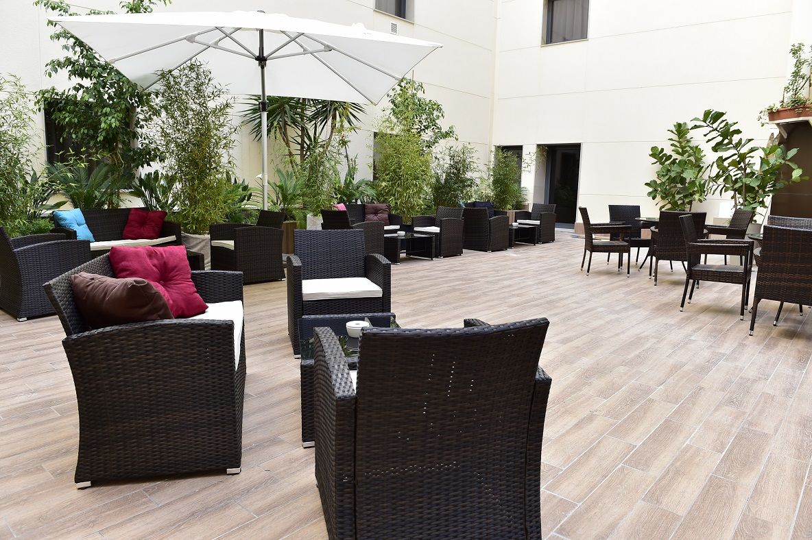 Az Hotels Зеларда Екстериор снимка