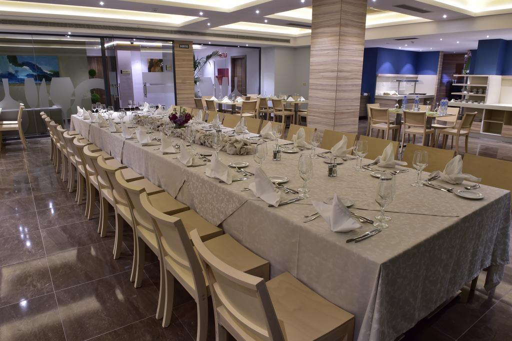 Az Hotels Зеларда Екстериор снимка