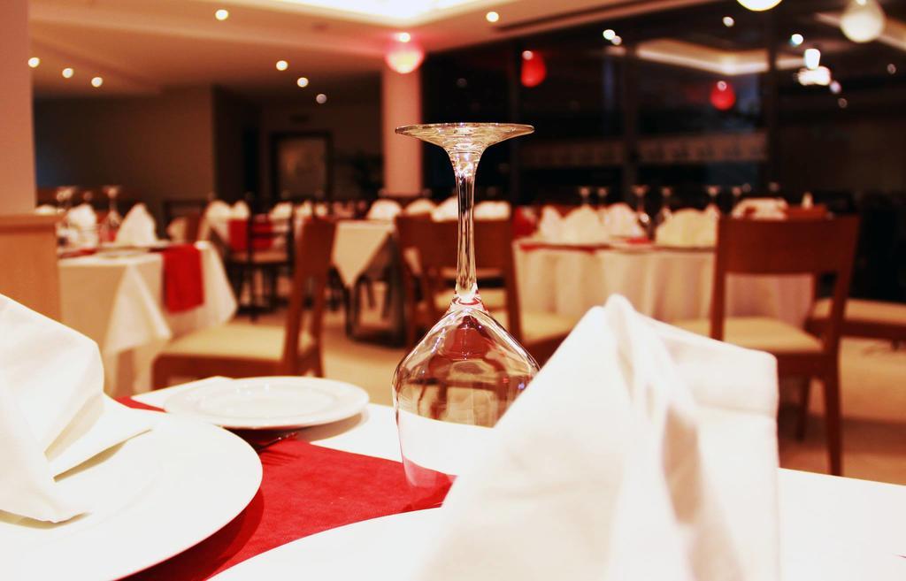 Az Hotels Зеларда Екстериор снимка