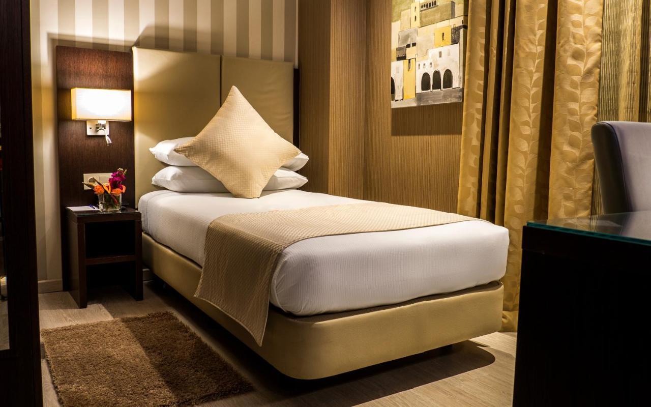 Az Hotels Зеларда Екстериор снимка