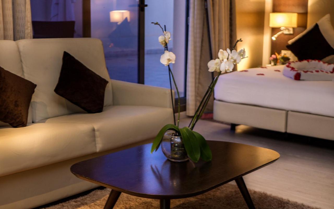 Az Hotels Зеларда Екстериор снимка