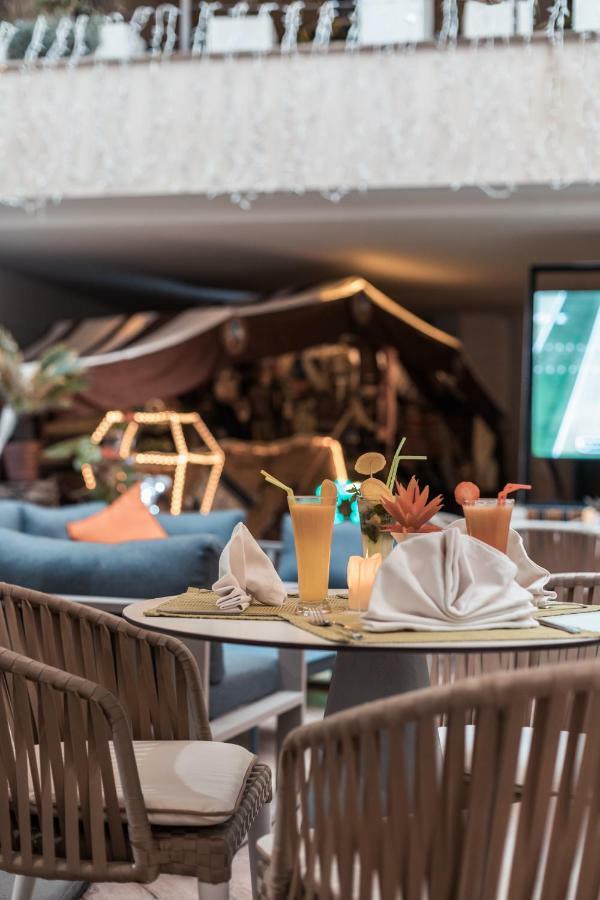 Az Hotels Зеларда Екстериор снимка