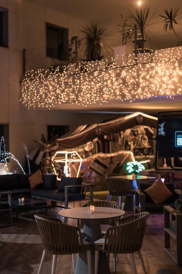 Az Hotels Зеларда Екстериор снимка