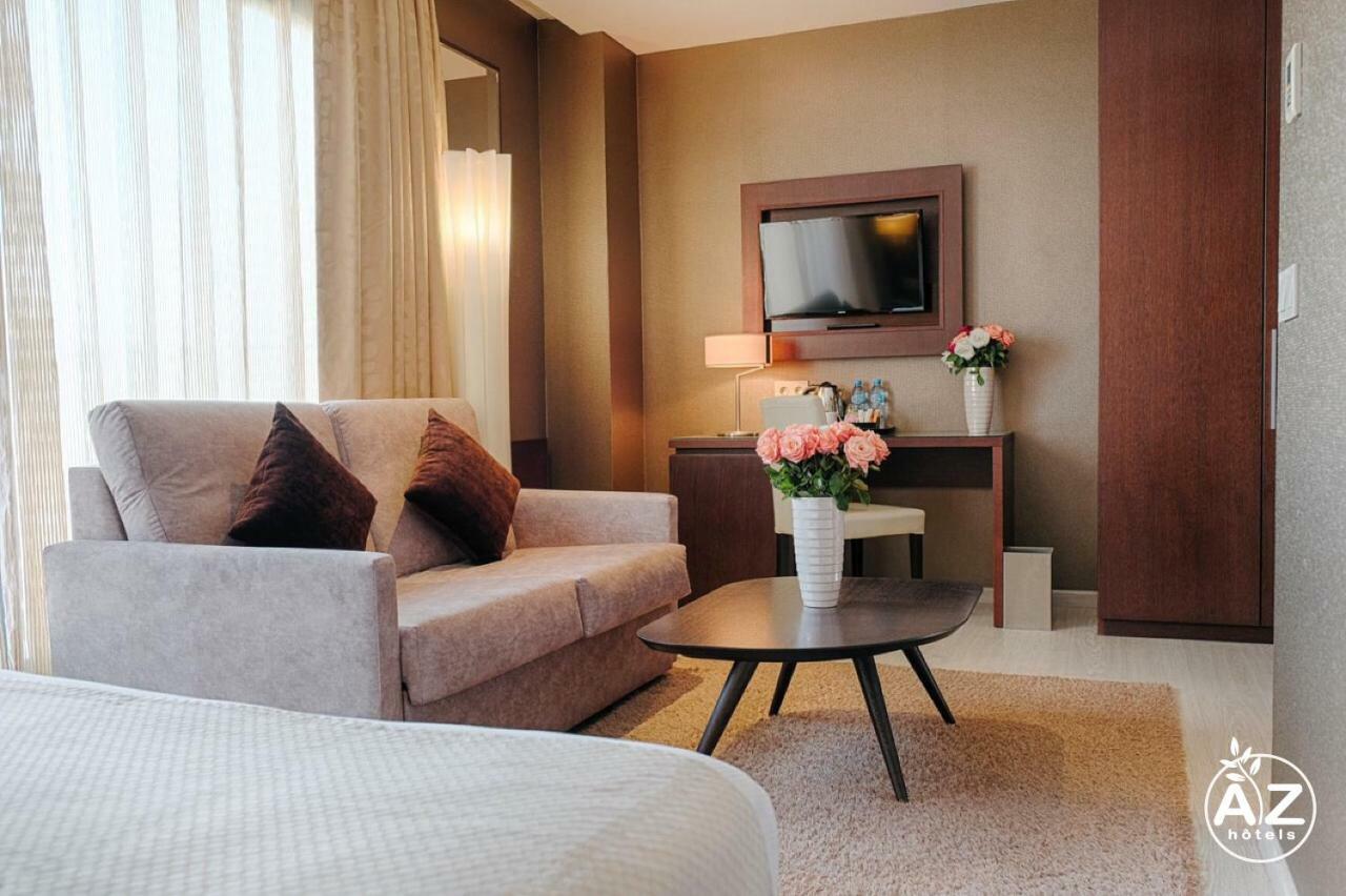 Az Hotels Зеларда Екстериор снимка