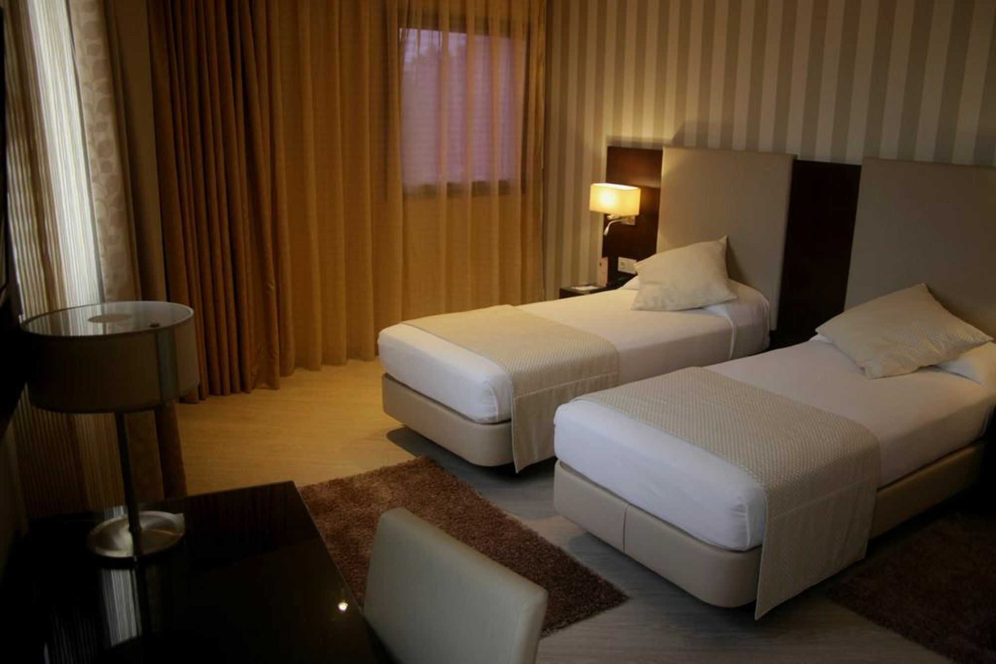 Az Hotels Зеларда Екстериор снимка
