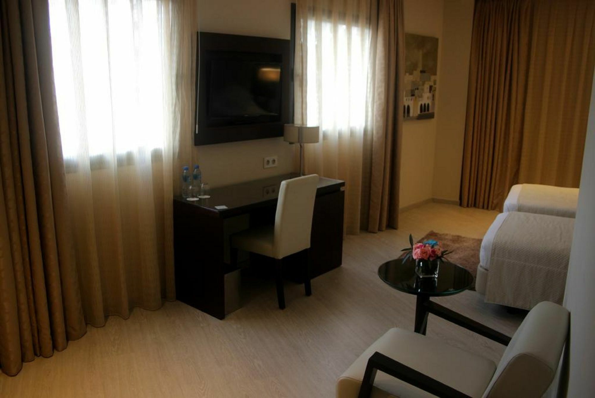Az Hotels Зеларда Екстериор снимка