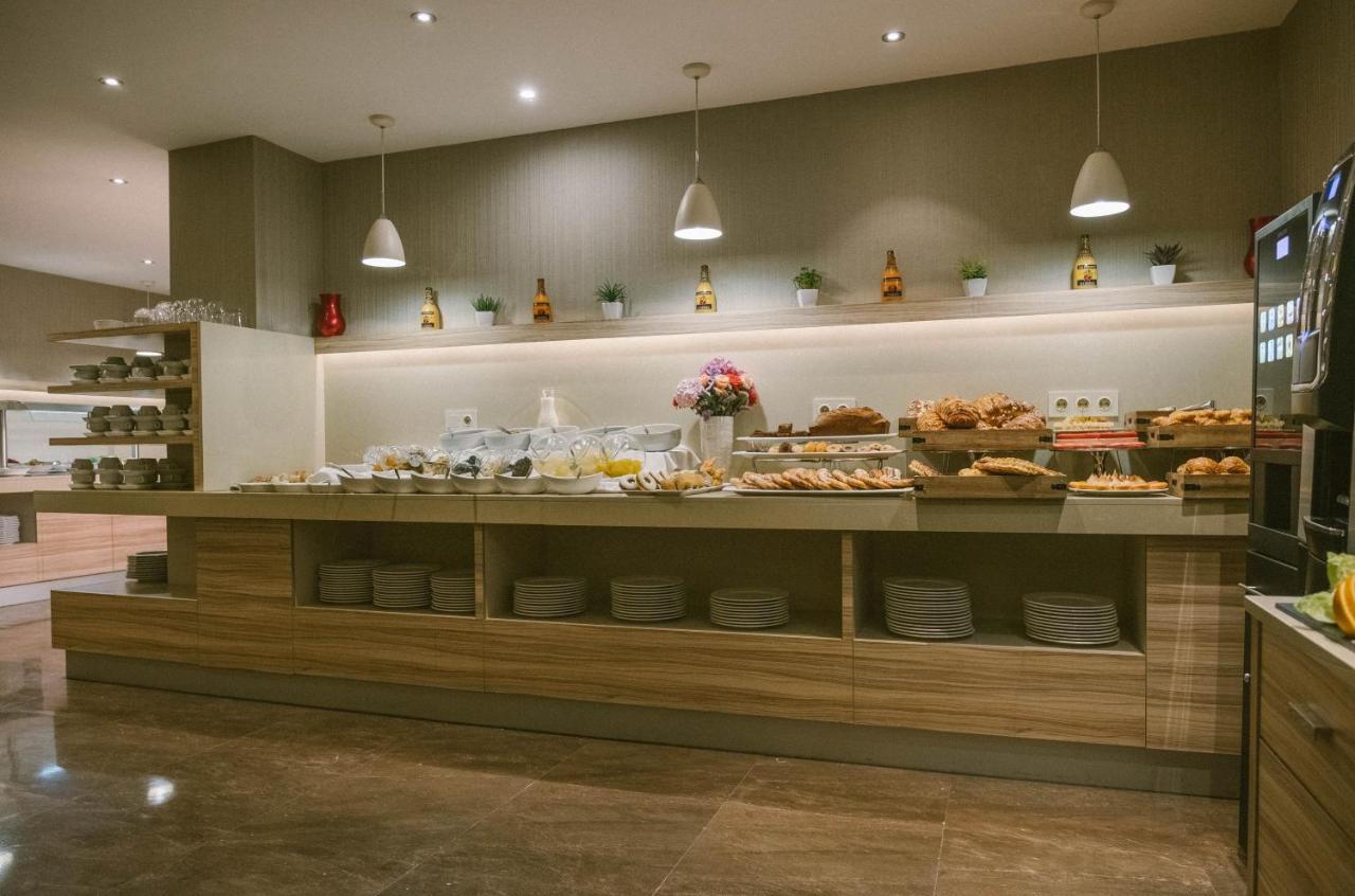 Az Hotels Зеларда Екстериор снимка